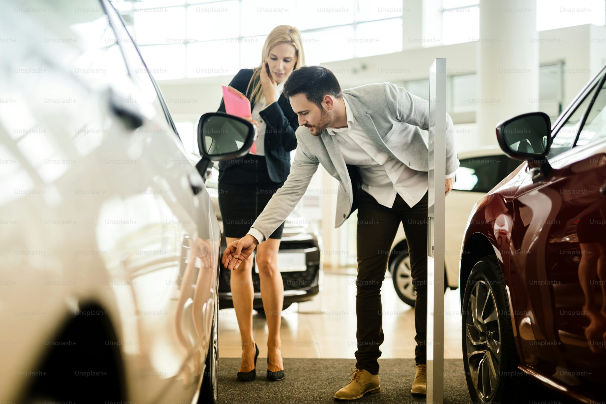 What to Look for When Buying a Car from a Dealer