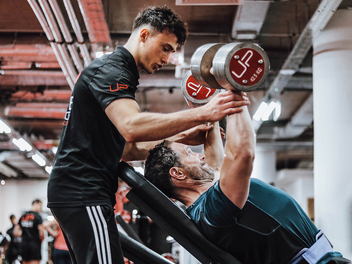 How Planned Variability at a Personal Training Gym in Singapore Addresses Plateaus Without Making Workouts Random
